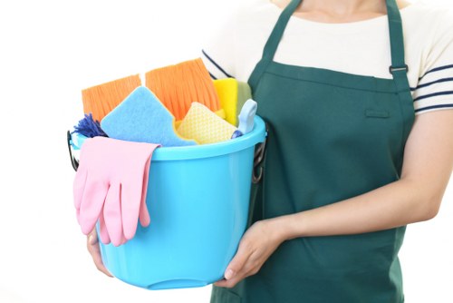 Airbnb turnover cleaning in a Hackney apartment